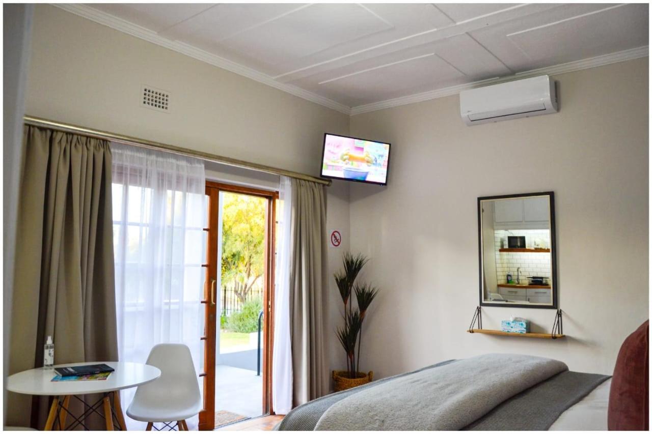 @Mango'S Apartment Beaufort West Exterior photo